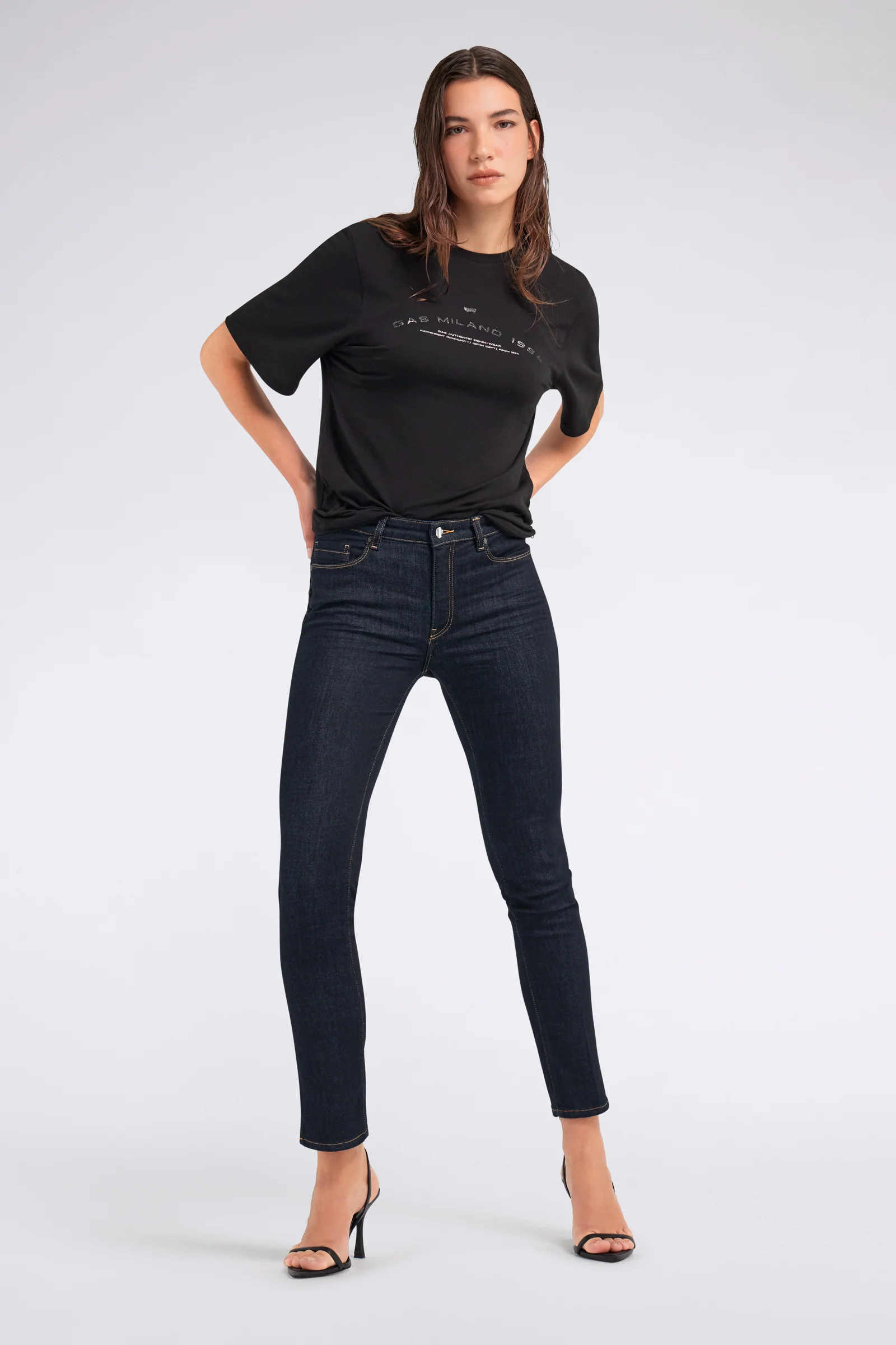 BRITTY UP Z CROP SPL 01RO